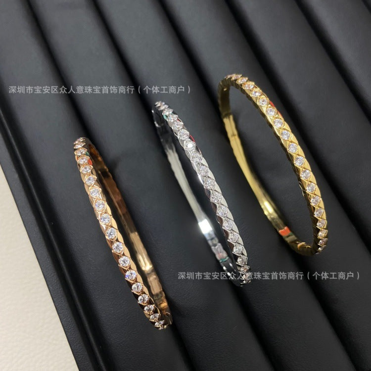 Quilted Bangle Bracelet in 925 Sterling Silver, Narrow or Wide Pavé