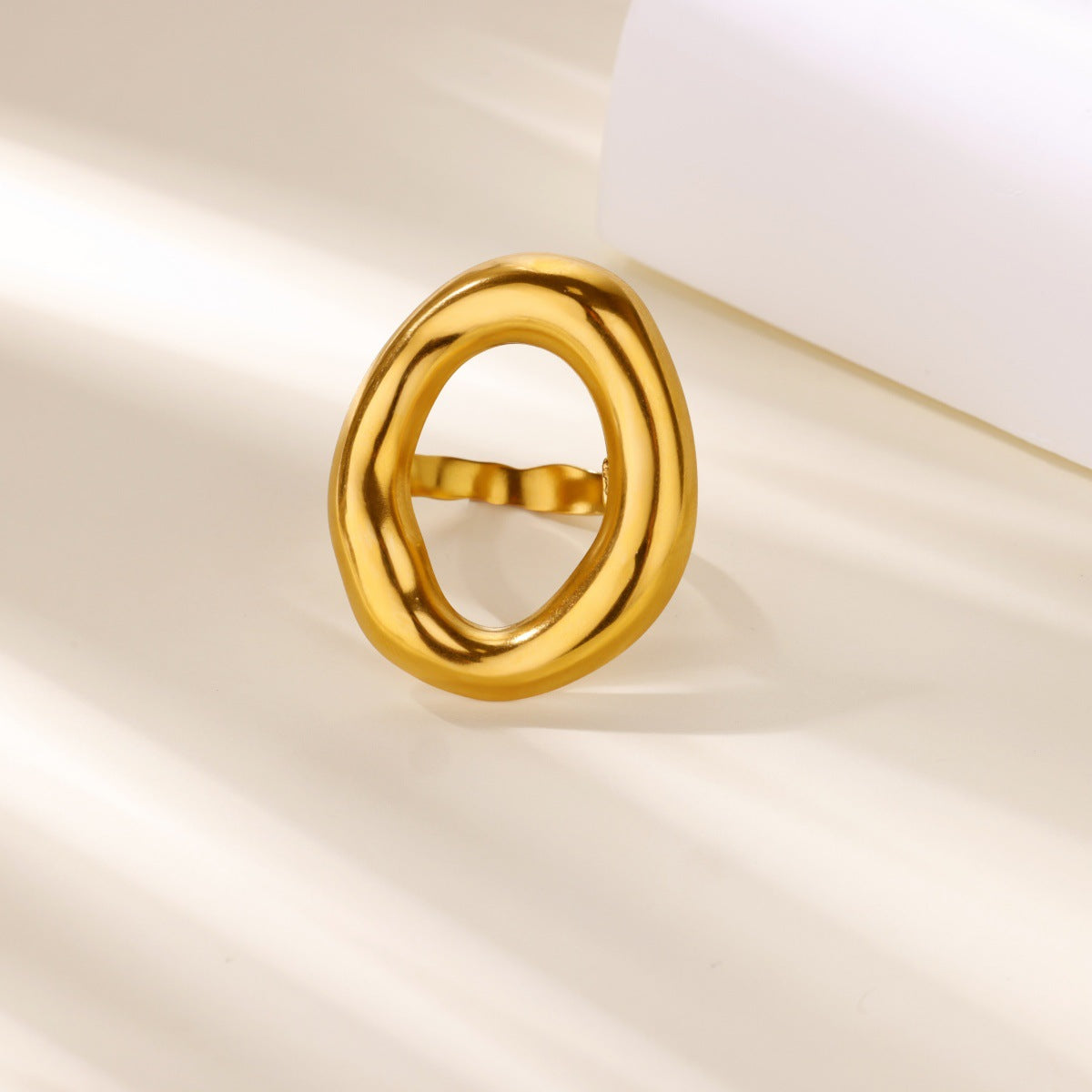 Large Hollow Oval Ring in Gold-Plated or Silver Stainless Steel