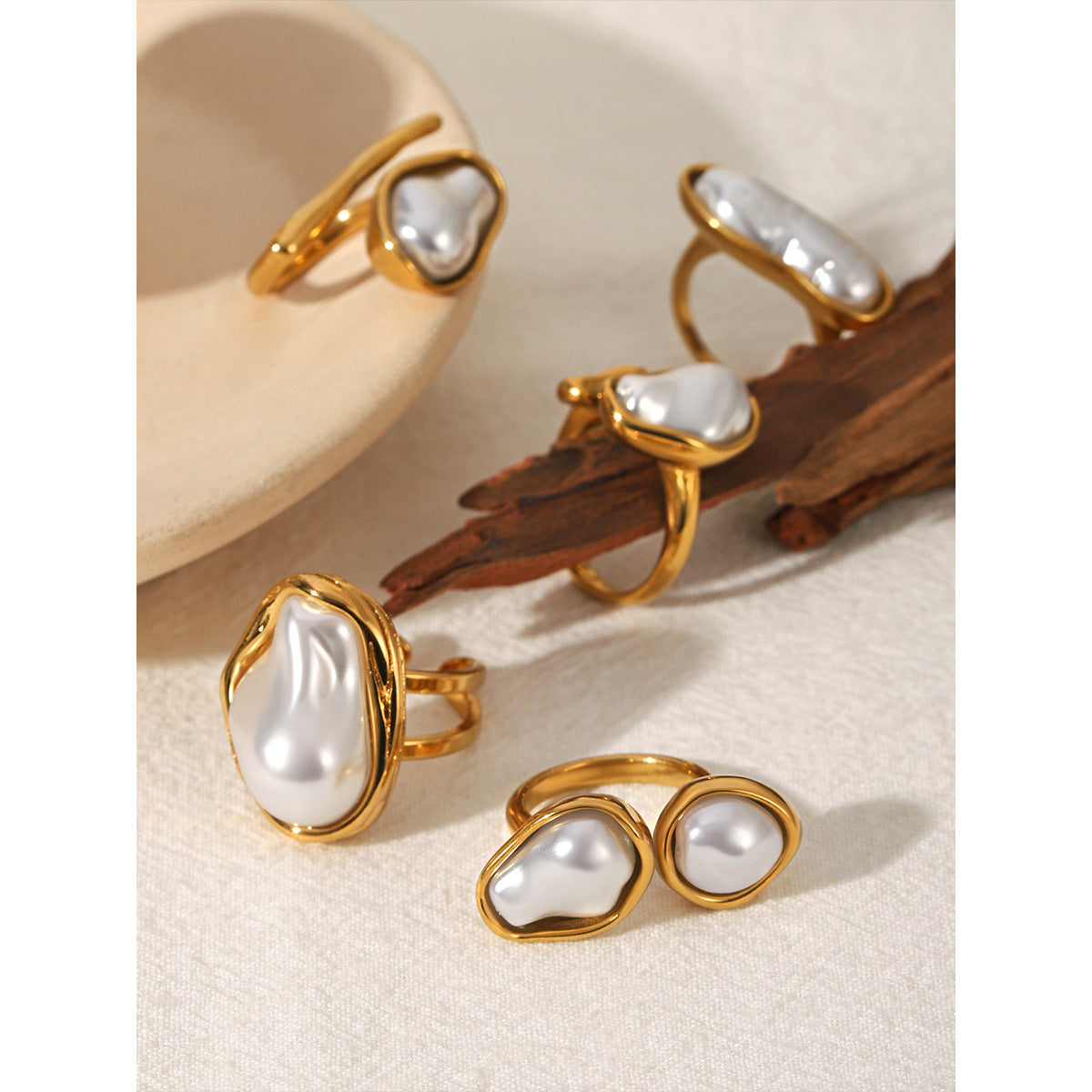 Baroque Pearl Bar Ring in 18K Gold-Plated Stainless Steel