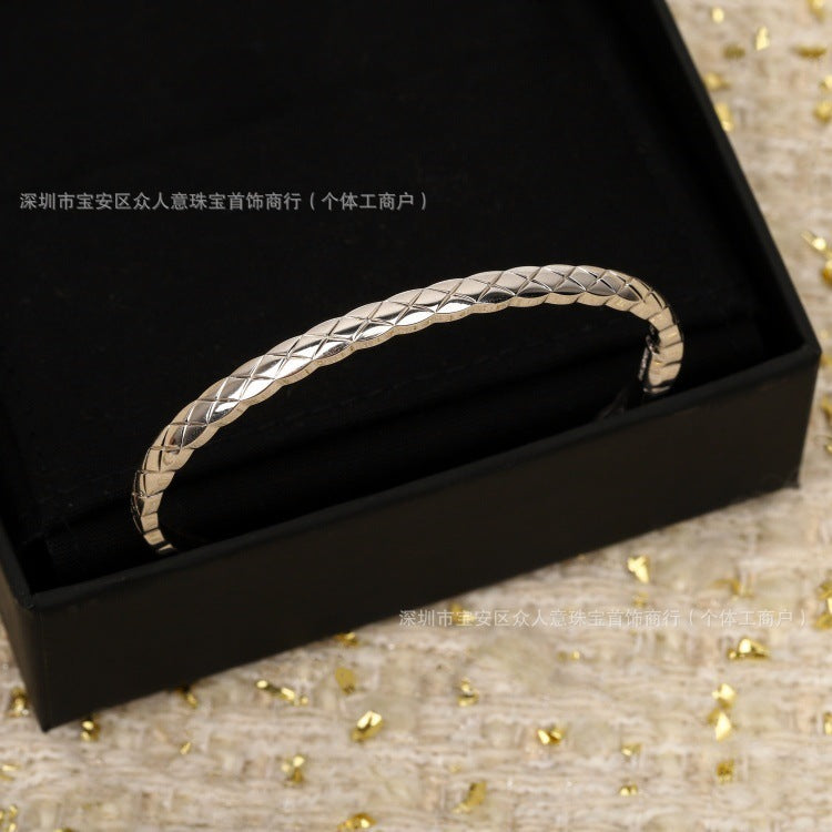 Quilted Bangle Bracelet in 925 Sterling Silver, Narrow or Wide Pavé