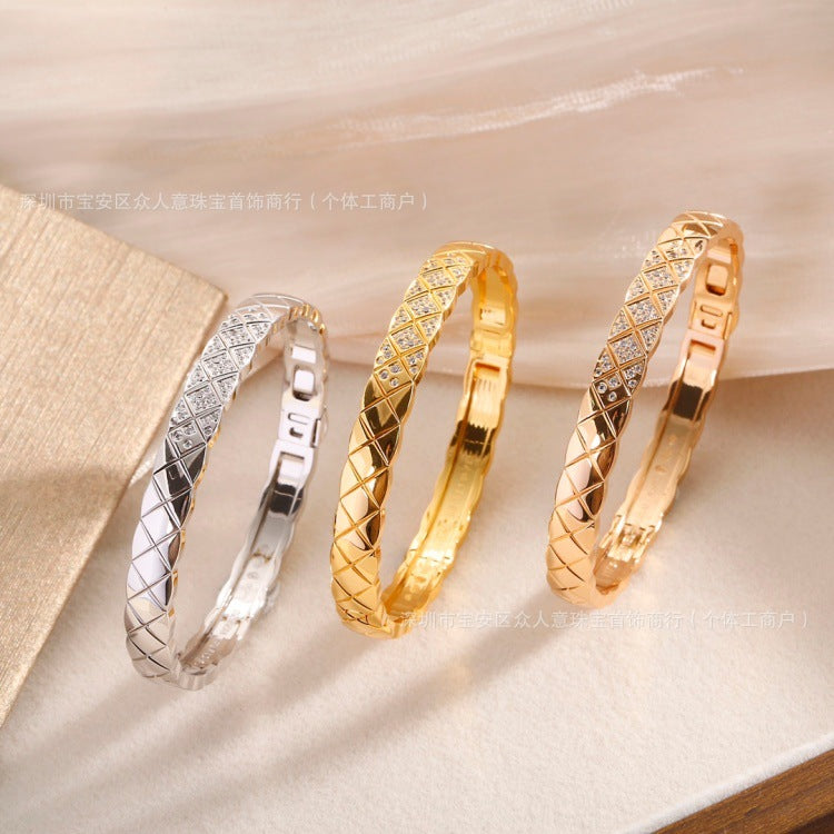 Quilted Bangle Bracelet in 925 Sterling Silver, Narrow or Wide Pavé