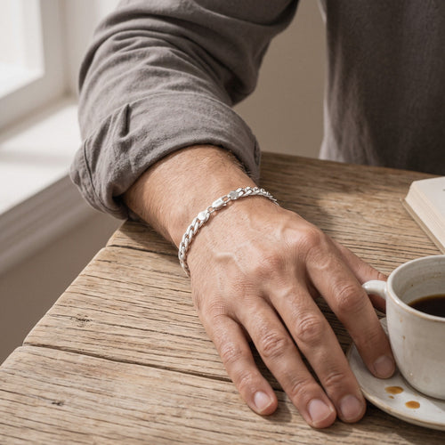 Cuban Link Bracelet in 925 Sterling Silver, 4 mm - worn