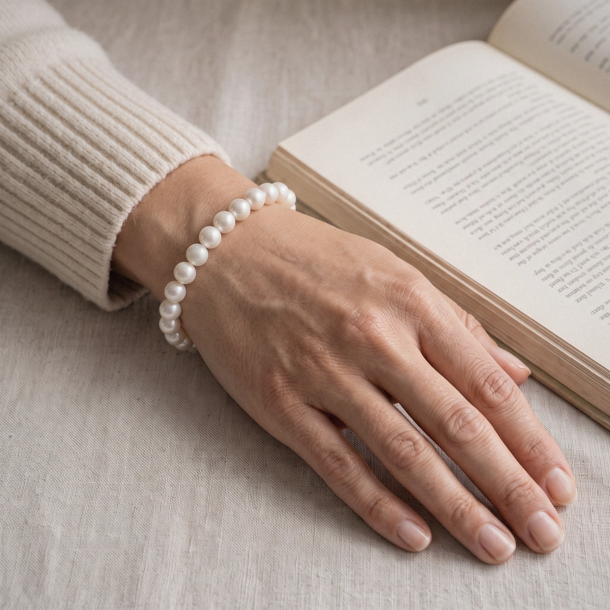 Freshwater Pearl Bracelet with 925 Sterling Silver Clasp, 7-8 mm - worn