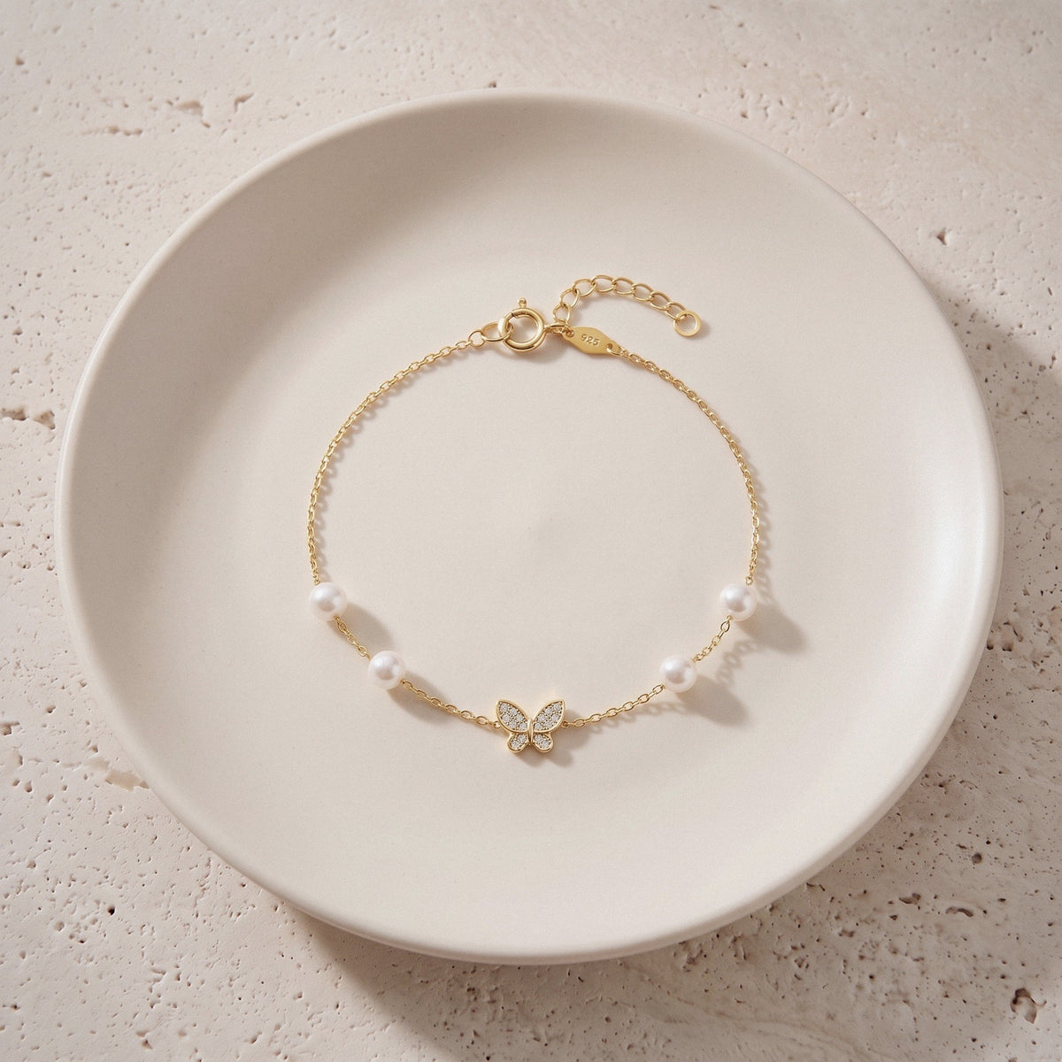 Pearl & Butterfly Bracelet in 925 Sterling Silver, Freshwater Pearls - Gold